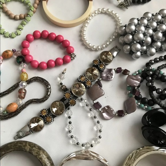 Bracelets Lot Vintage to Modern 24 pcs mixed - Picture 2 of 8